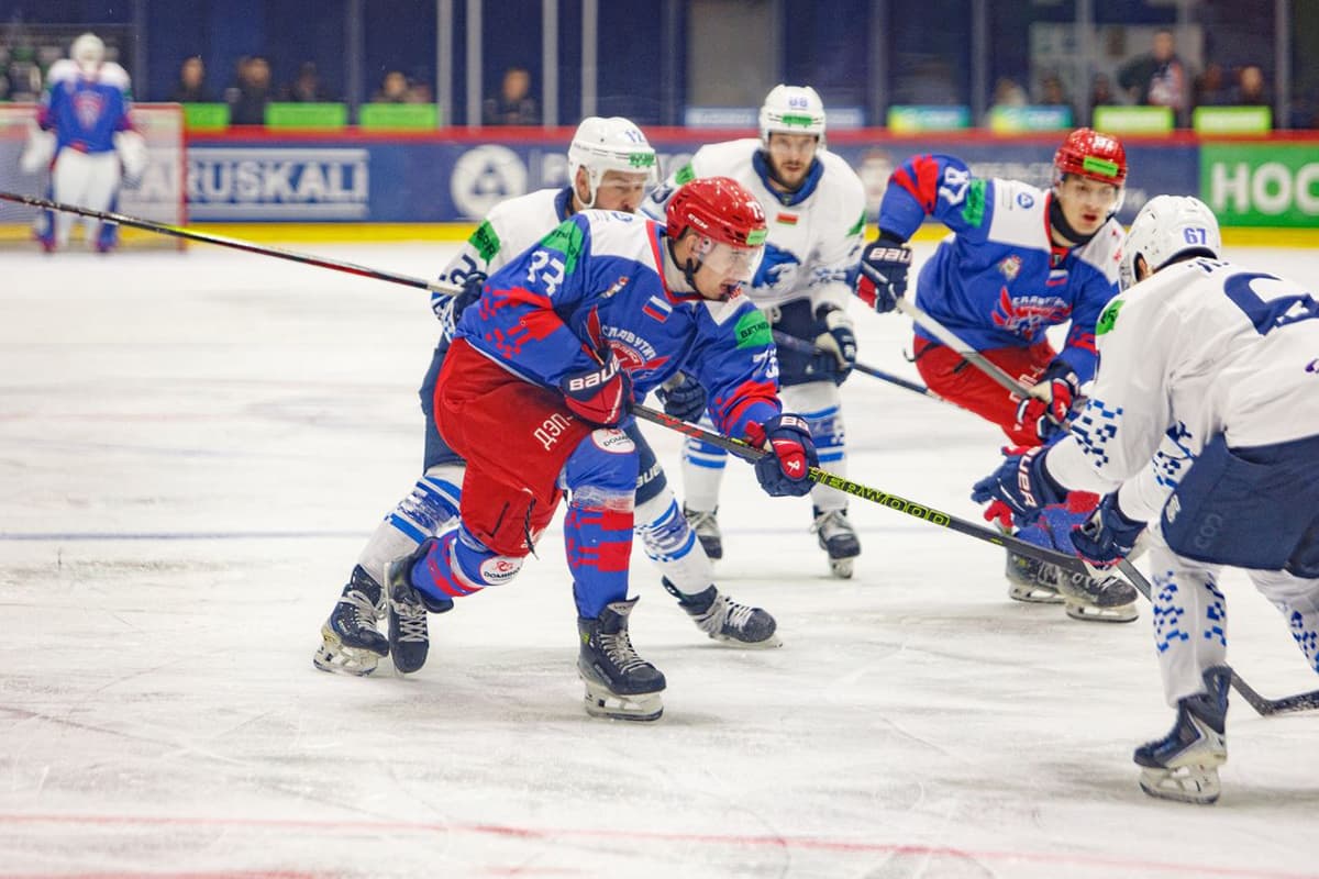 Hockey players of Smolensk “Slavutich” defeated “Vitebsk” in the extra-league match