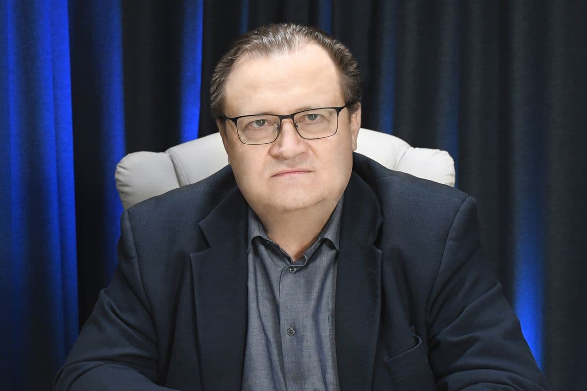 "Los riesgos son enormes". Yuri Shevtsov sobre el control de la IA en EE. UU. y China