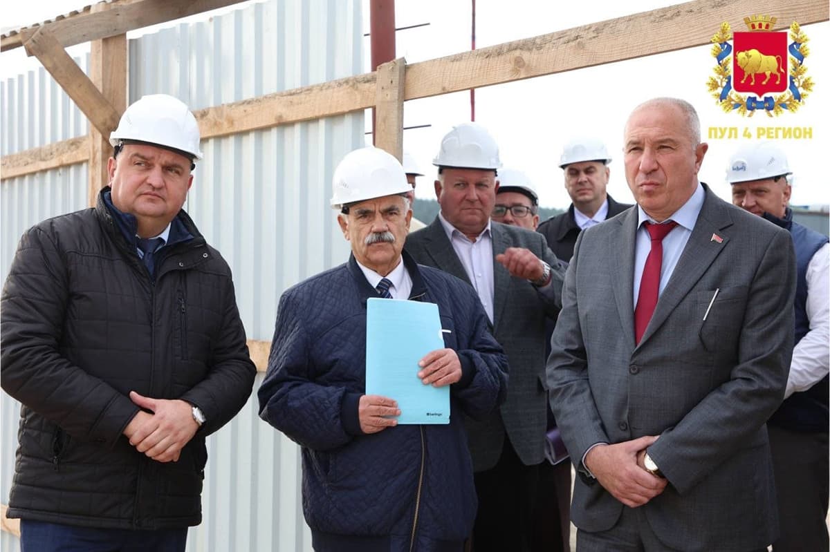 Karaev got acquainted with the construction of new shops "Bellact" in Volkovysk