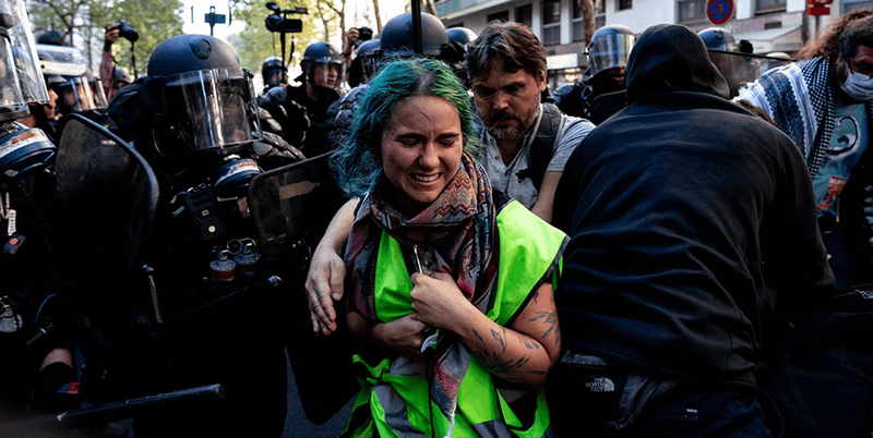Tear gas and serious injuries: mass protests of schoolchildren continue in France