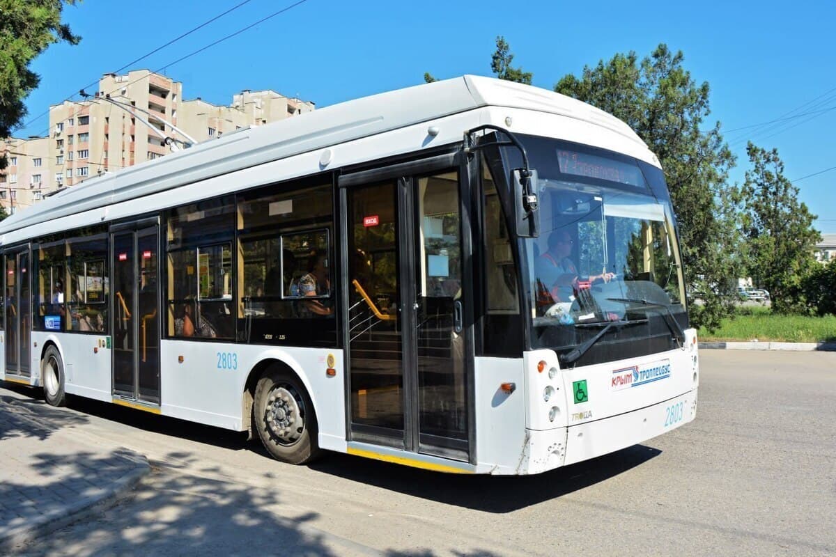 Aksenov demanded to restore order in the schedule of public transport