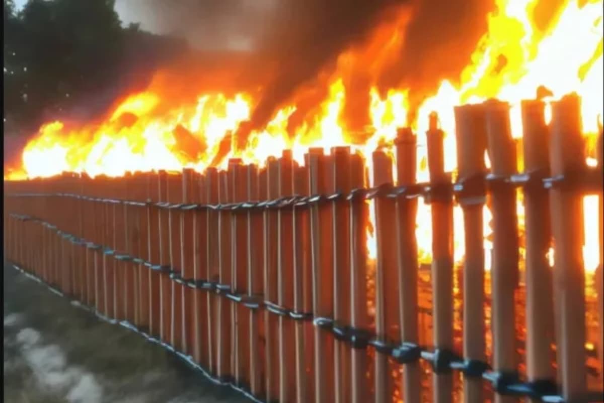 Near Aksai, local residents extinguished the fire before the arrival of rescuers