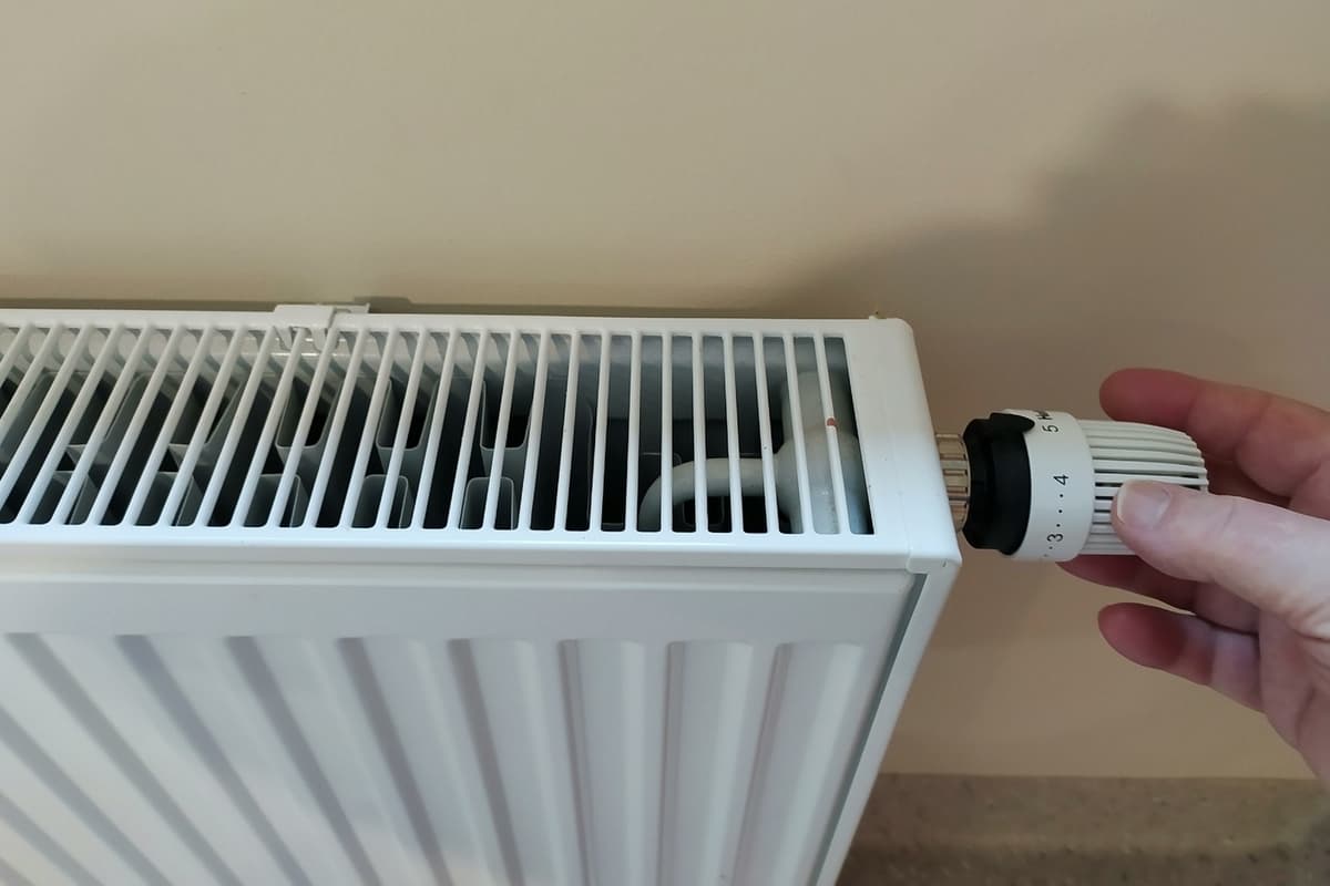 Why batteries are cold and what to do: causes, temperature, where to complain