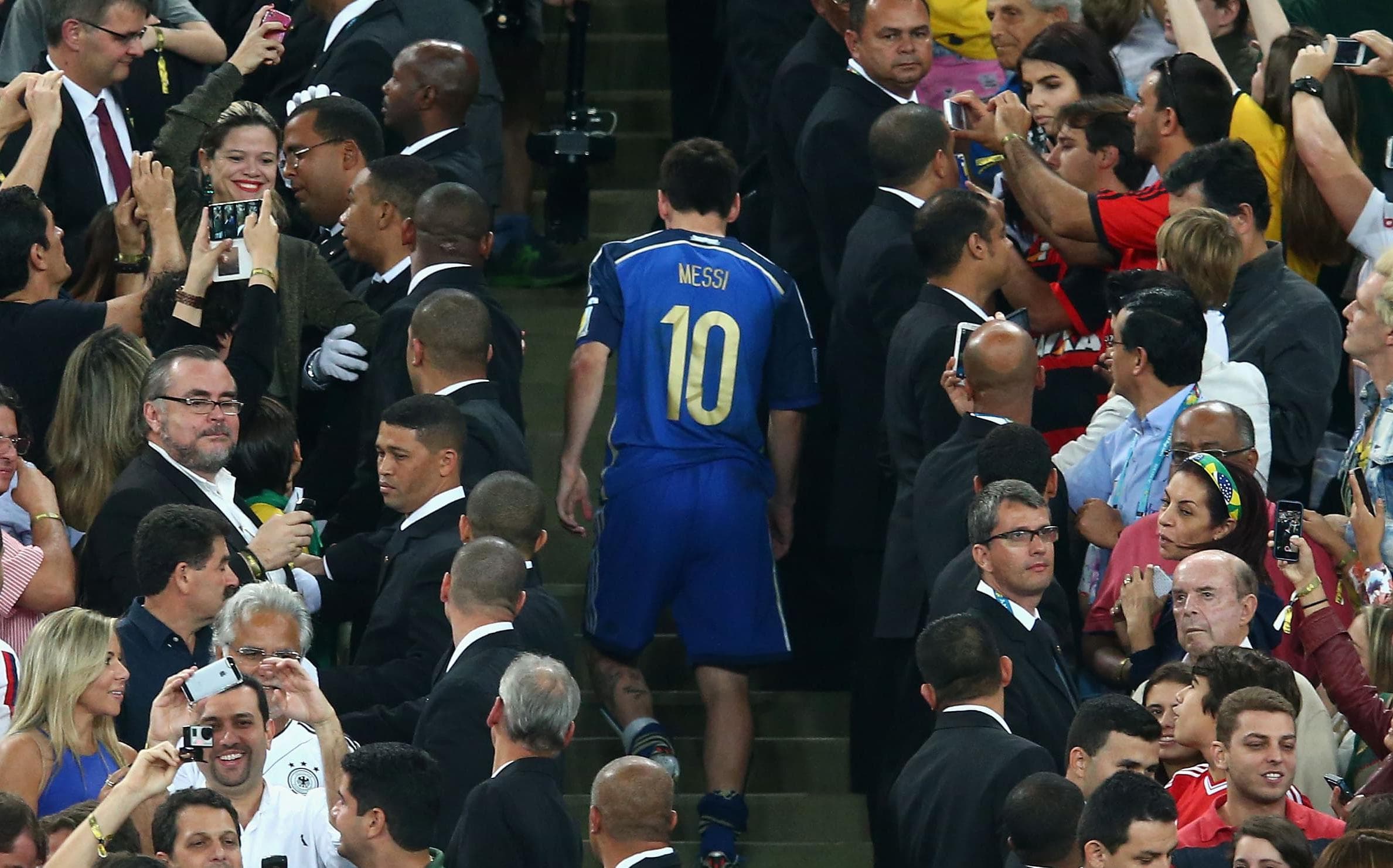 Playing through tears. How Messi played a farewell match for the national team