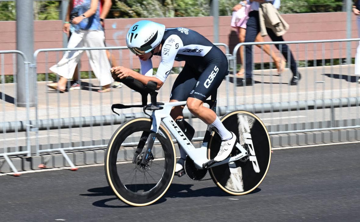 Police motorcycle hits two cyclists at competition in Italy
