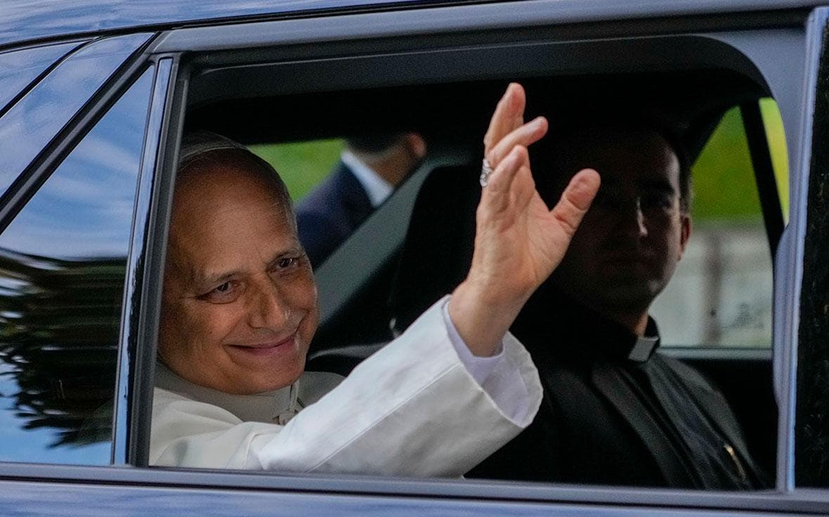 The Pope appeared in public for the first time since the operation. Video