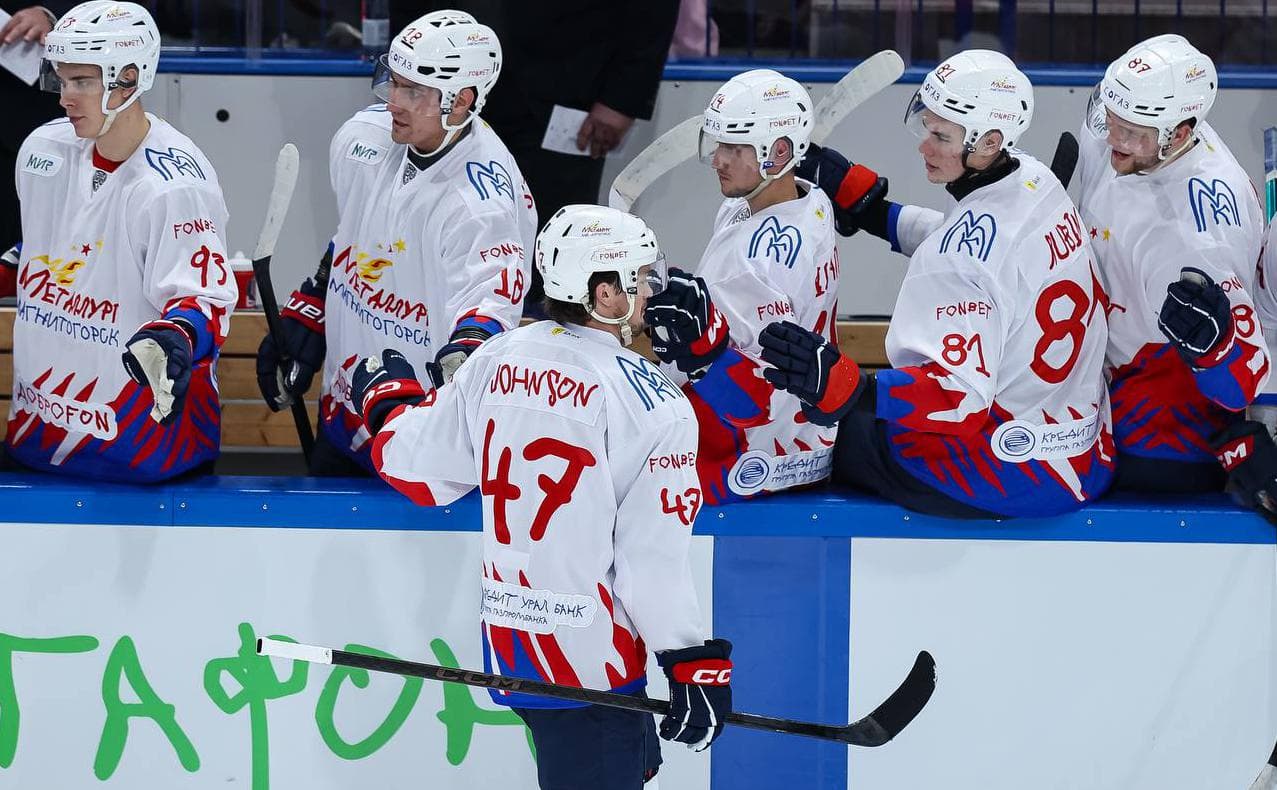 Eliminado el entrenador “Metallurg” ganó el partido del KHL con la puntuación 7:1