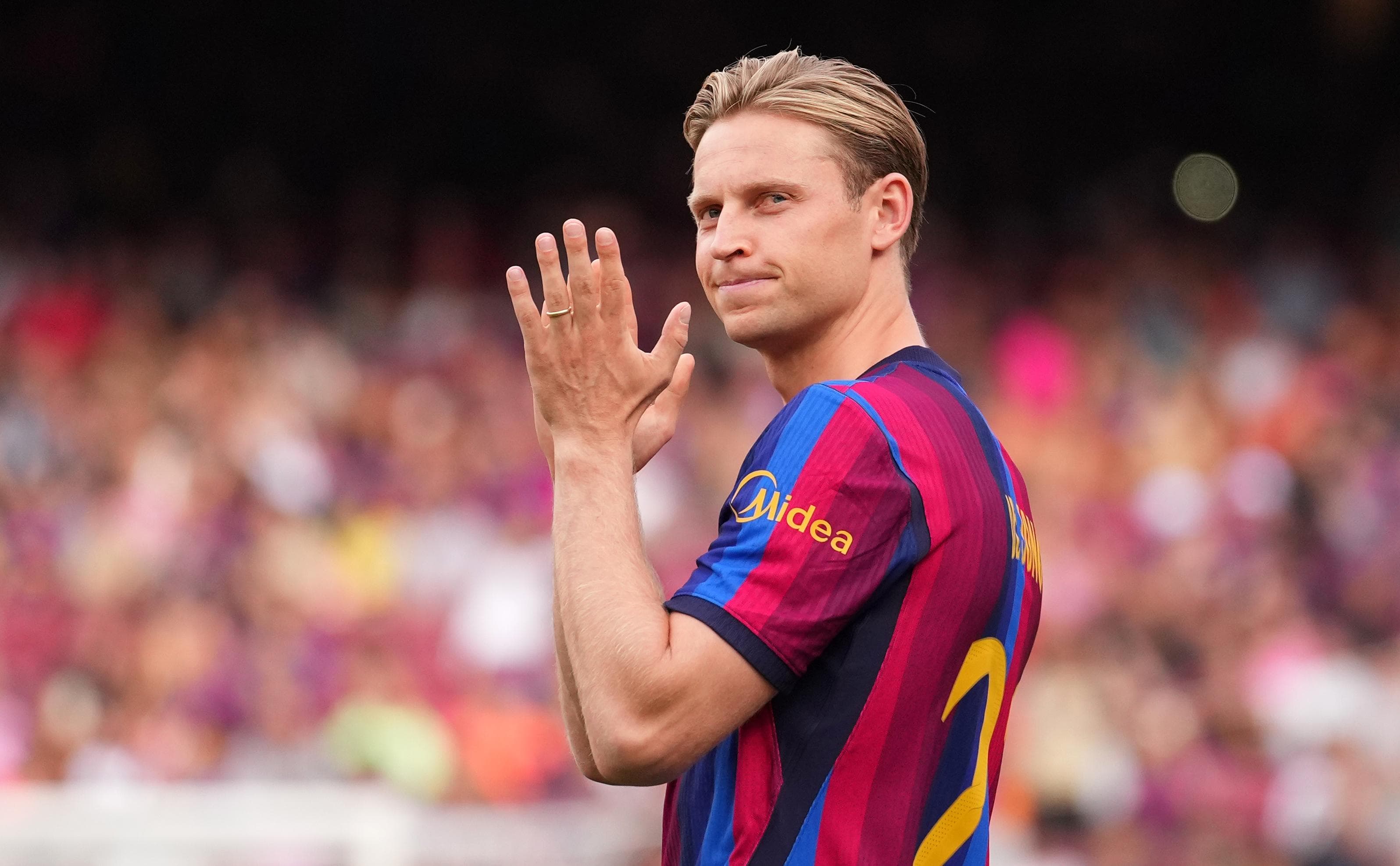 Barcelona player Frankie de Jong recovers after ligament rupture