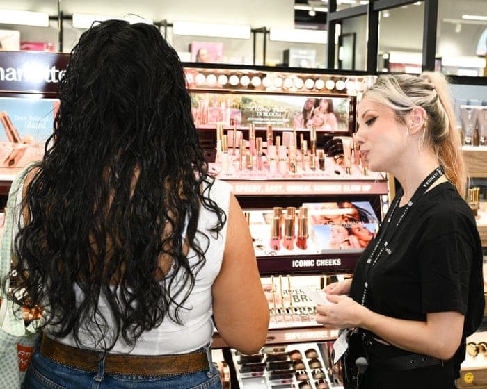 MS links up with Sephora to lure young shoppers