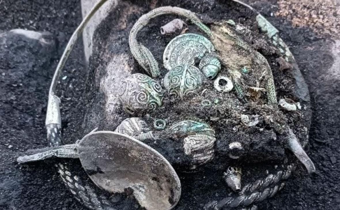 في منطقة لينينغراد وجدت كنز فريد من القرون الوسطى