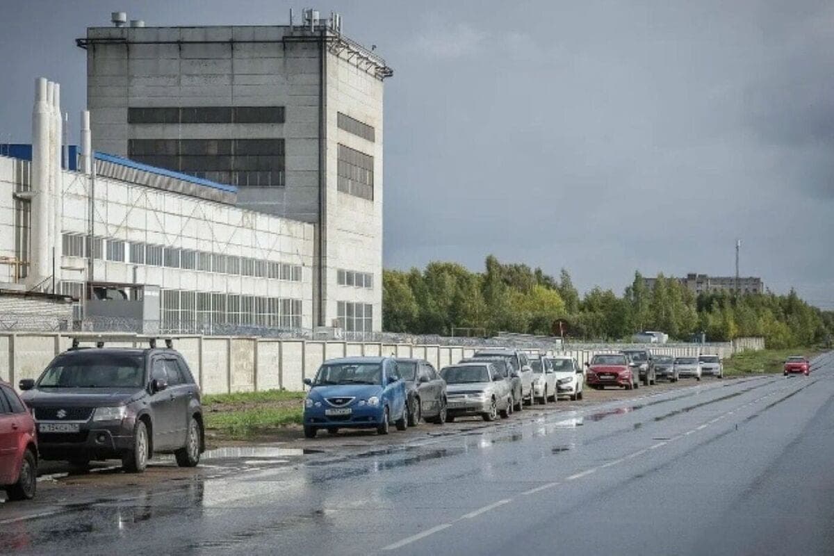 In Rybinsk, the arrangement of parking decided to start with a shower