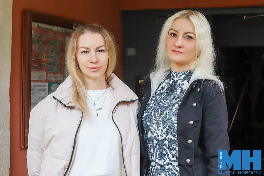 «Сделали, как будто у себя в квартире». Сестры-минчанки отремонтировали подъезд и выиграли в конкурсе