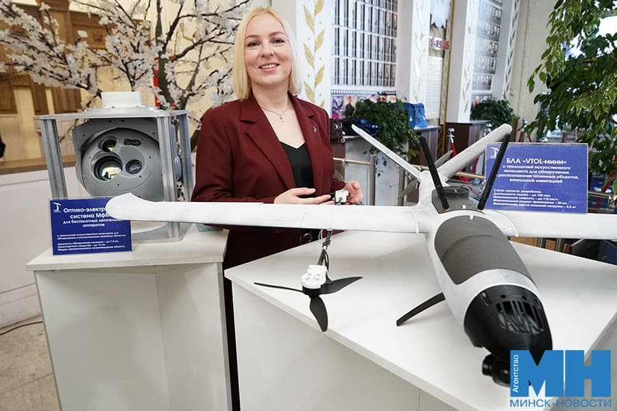 Drone chasers and archive recorded in glass: what was shown at the AI exhibition in Minsk