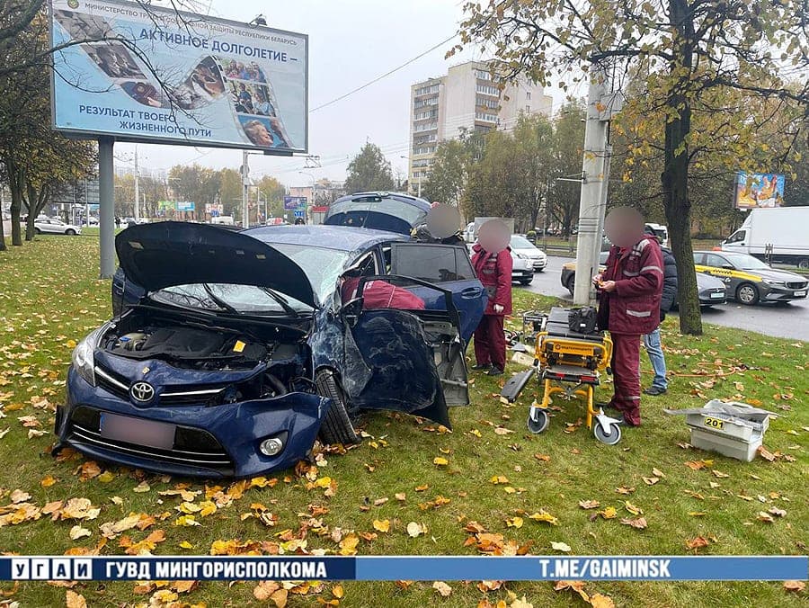 On Pushkin Avenue, two cars collided - rescuers unlocked the driver