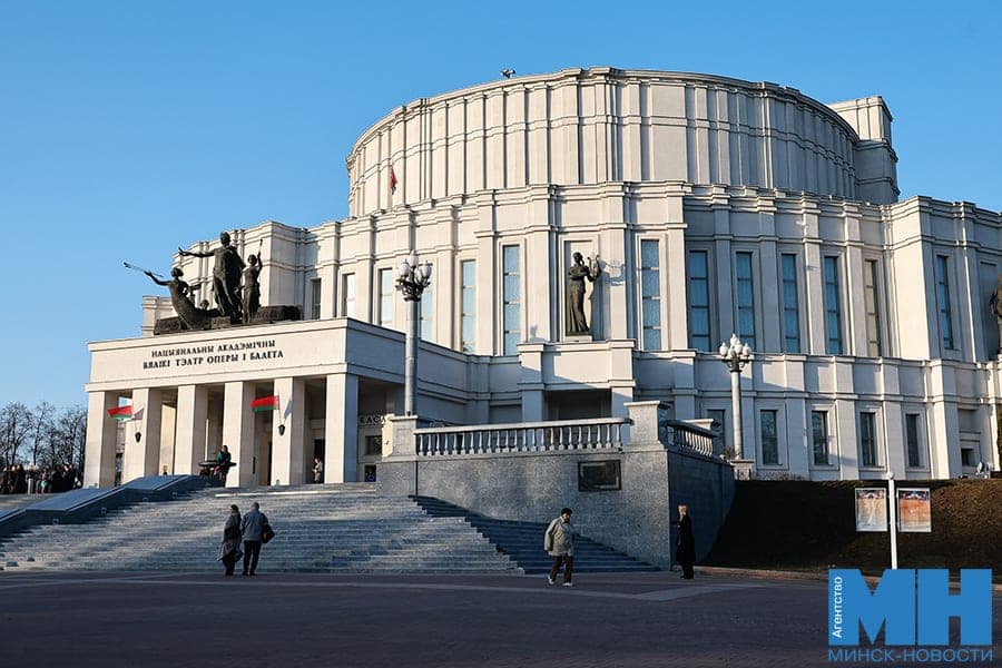 The production of “The Little Mermaid” performed by young ballerinas will be shown on the stage of the Bolshoi Theater