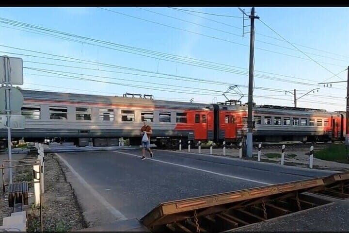 Restrictions on railway crossing at the station "Perkhushkovo"