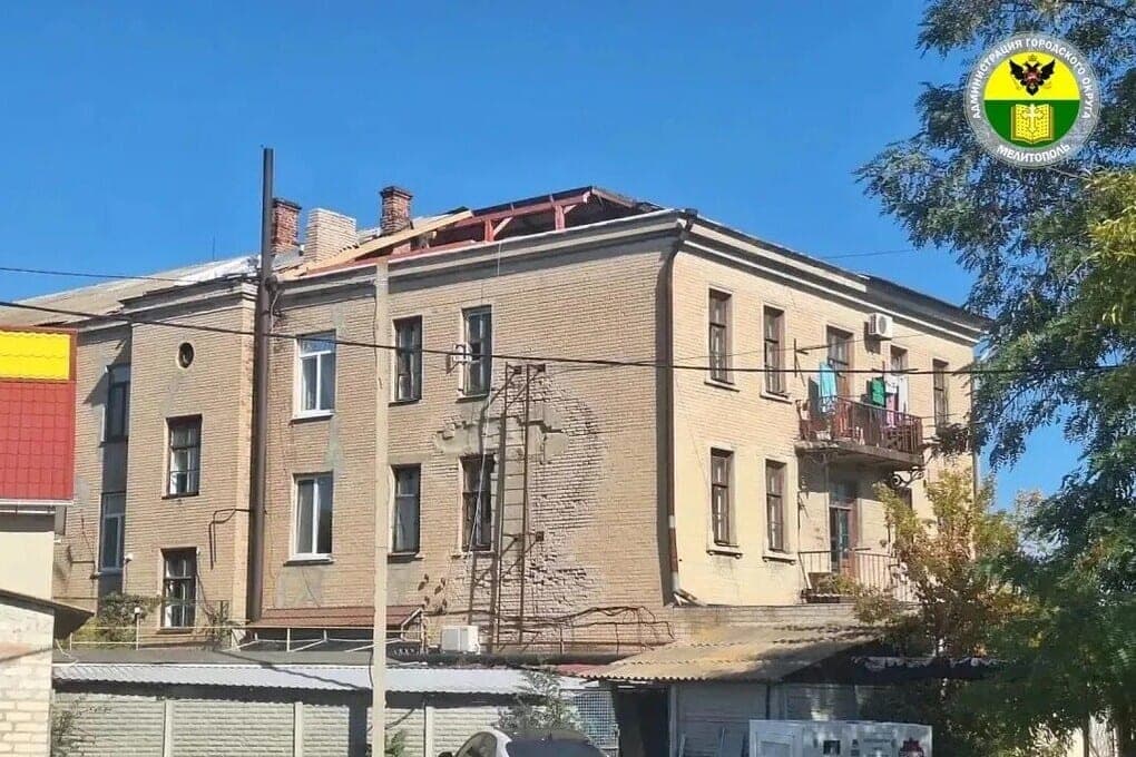 В Мелитополе начали капремонт кровли двух многоэтажек