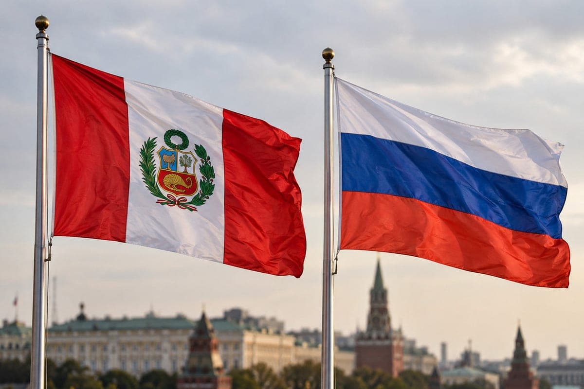 Peruvian in Russia scared hood and surprised habit to remove shoes