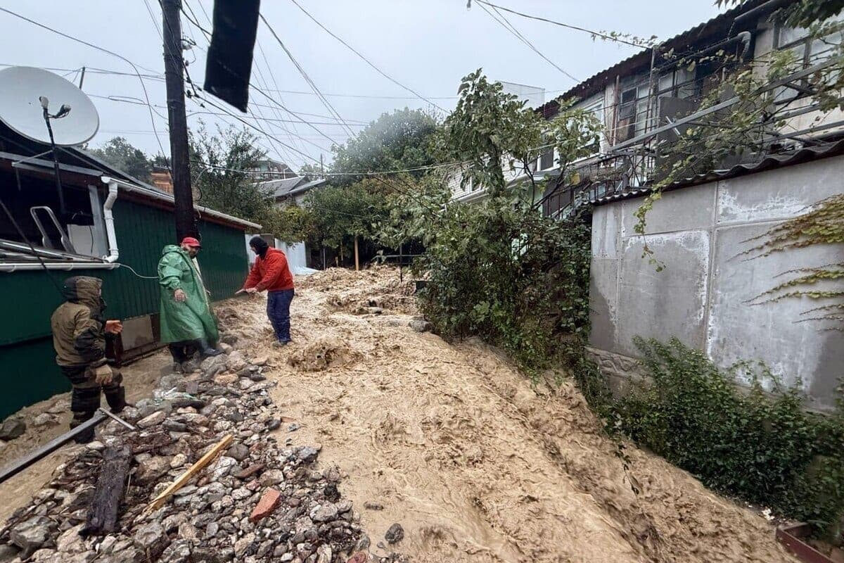In Koreaz due to the flood of the river Uzen-Ceshme evacuated two families