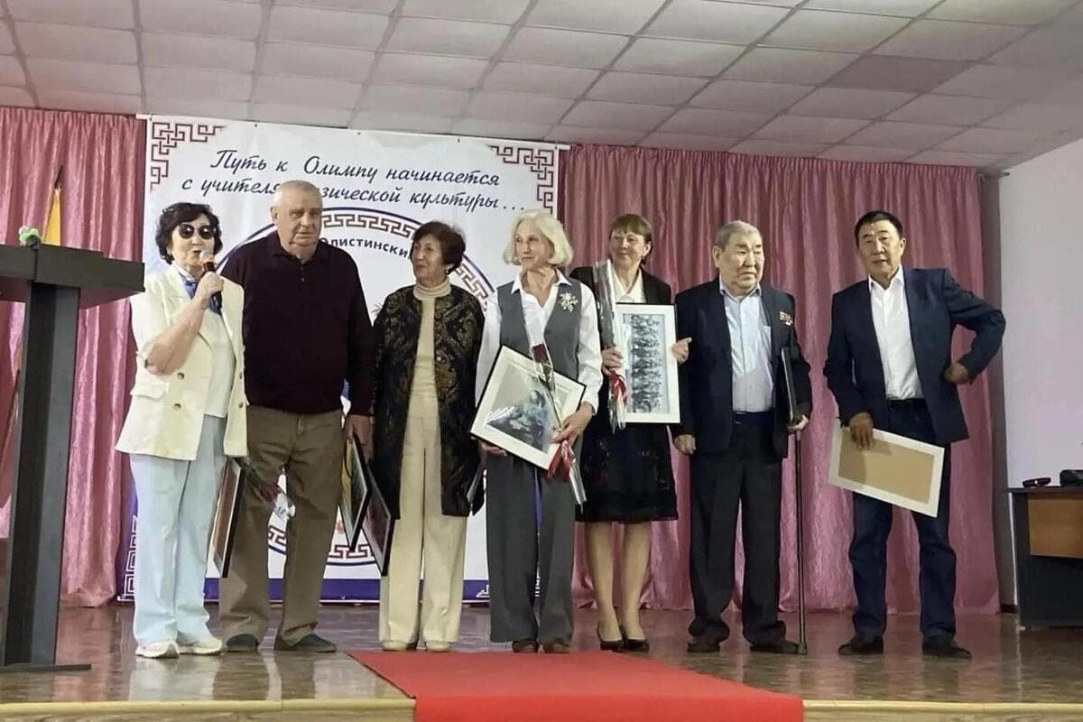 Элистинский педколледж отметил 60-летие отделения физвоспитания