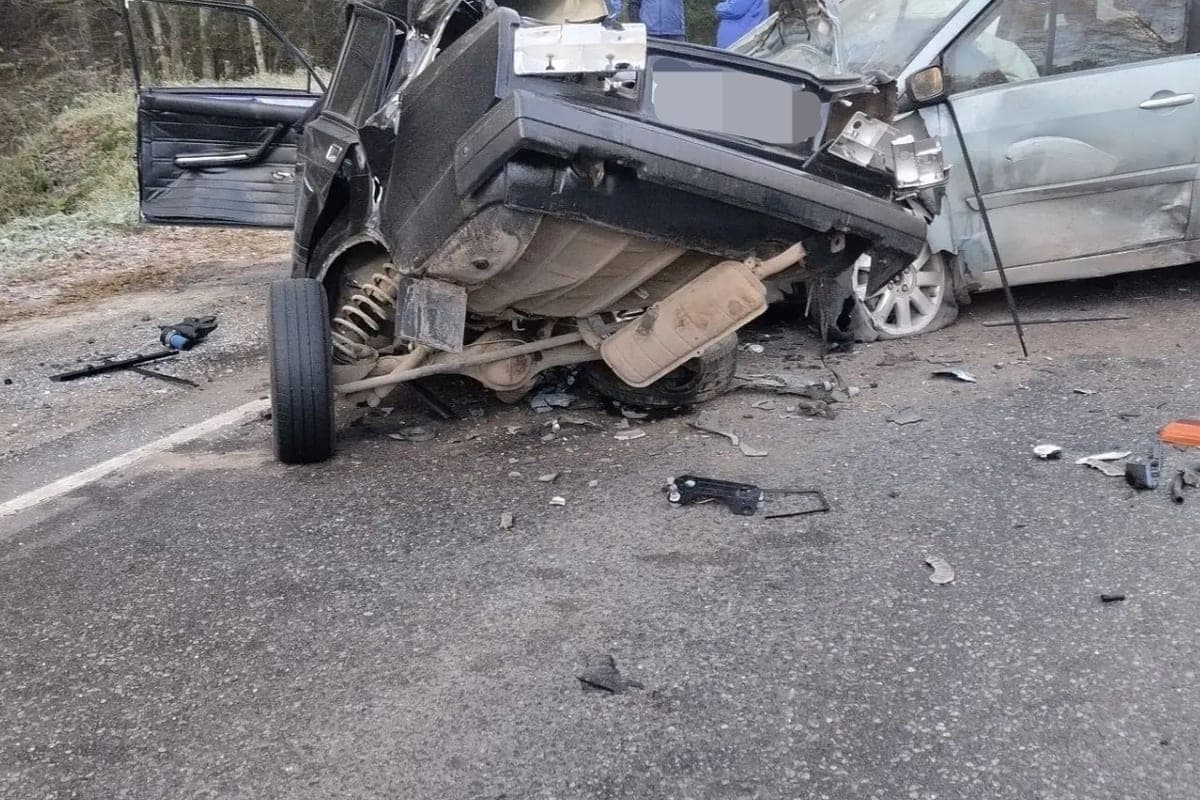 Водитель ВАЗа погиб в ДТП в Кадуйском округе