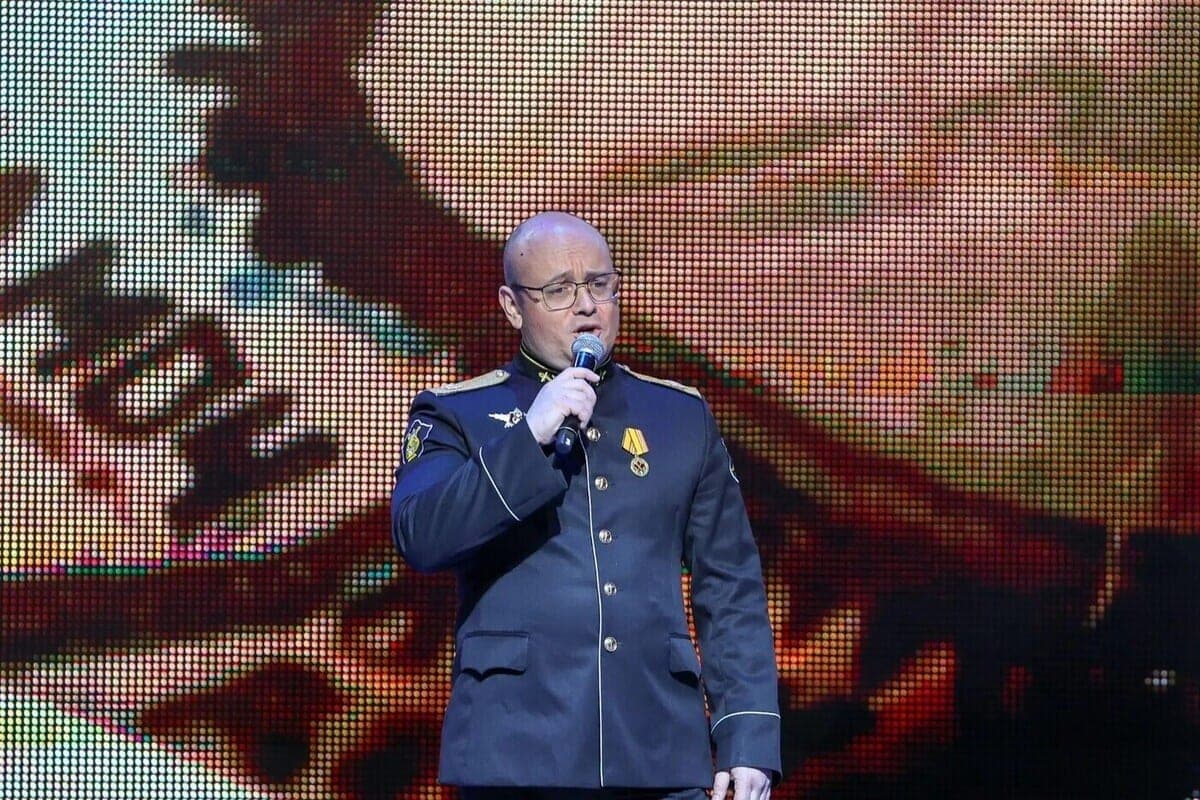 About 250 performers performed at the festival of military-patriotic songs in Kola