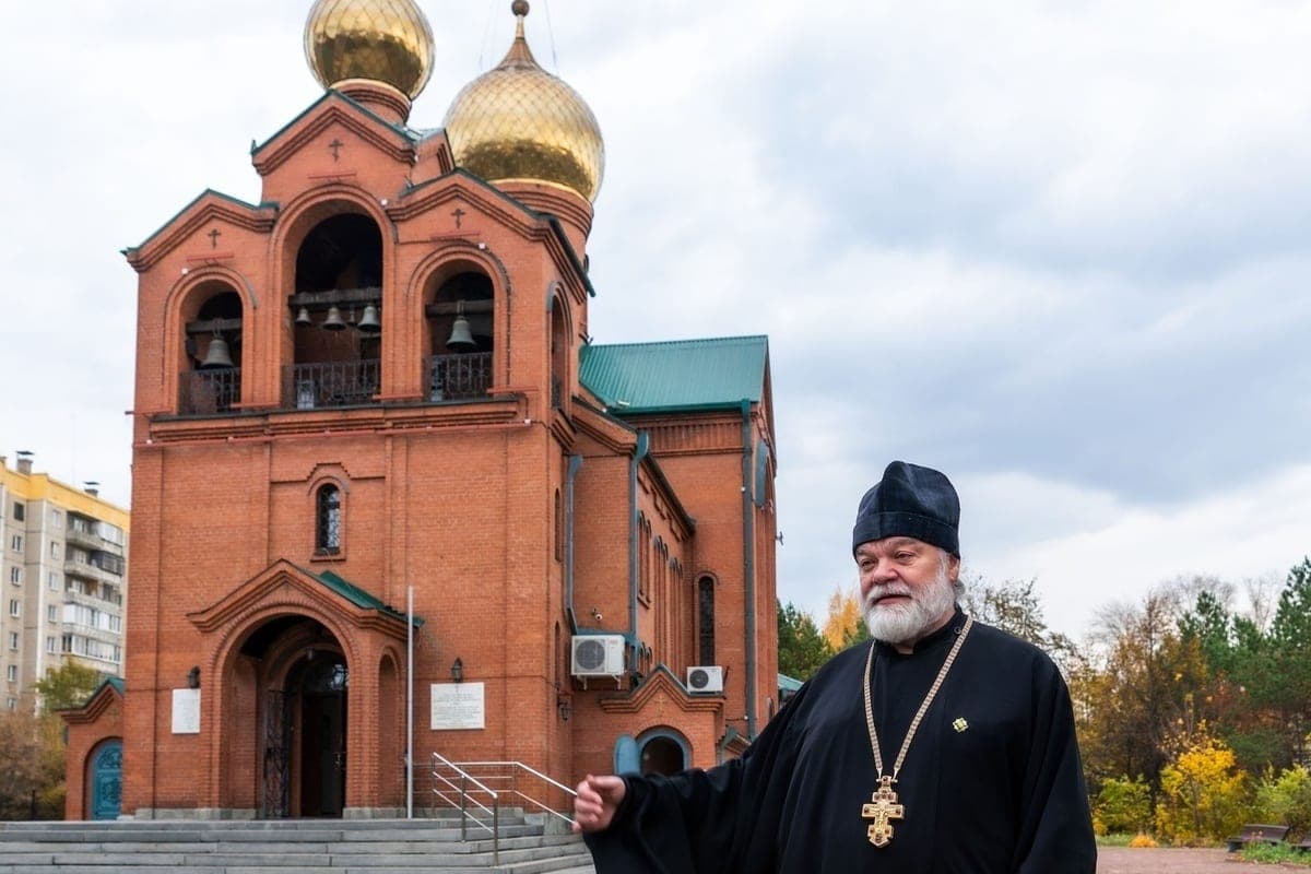 The temple that welcomes all or is famous for the Church of Basil the Great in Chelyabinsk