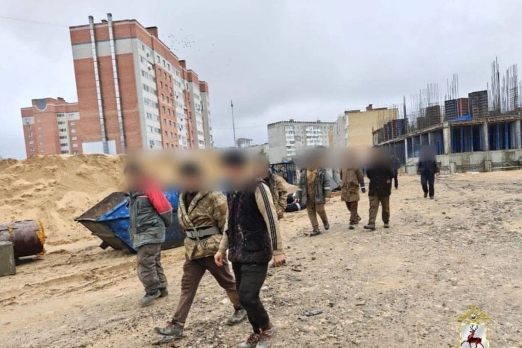 В Нижнем Новгороде на Бурнаковской нашли 19 мигрантов без патентов