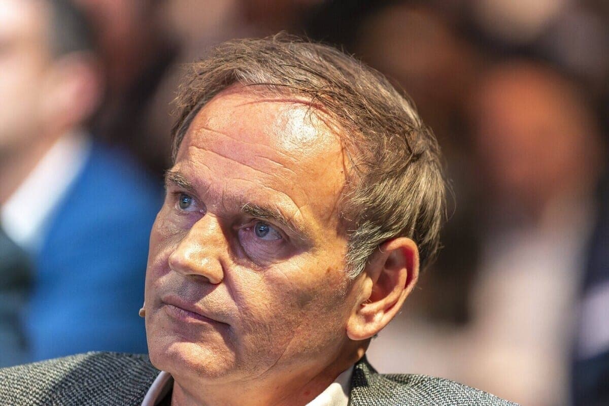 Volkswagen chief urges EU to protect European car industry from China