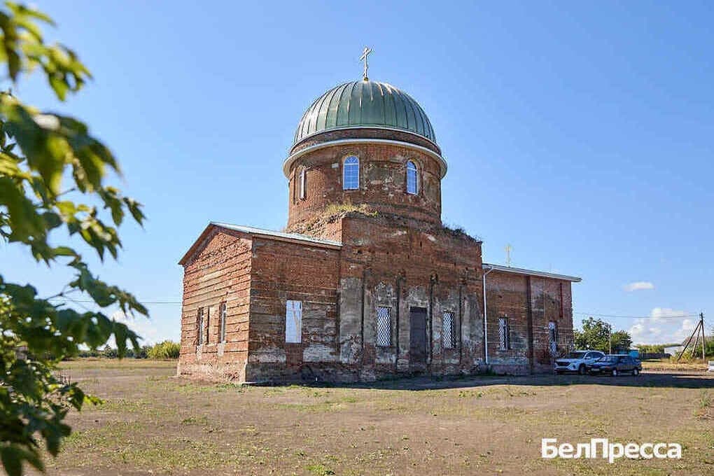The second life: in the Ivnya district restore the temple with history