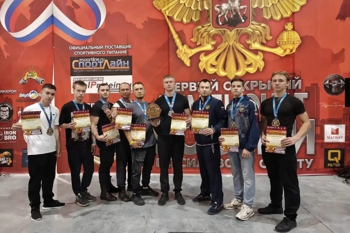 Ulyanovsk strongmen took eight gold medals at competitions in Yekaterinburg