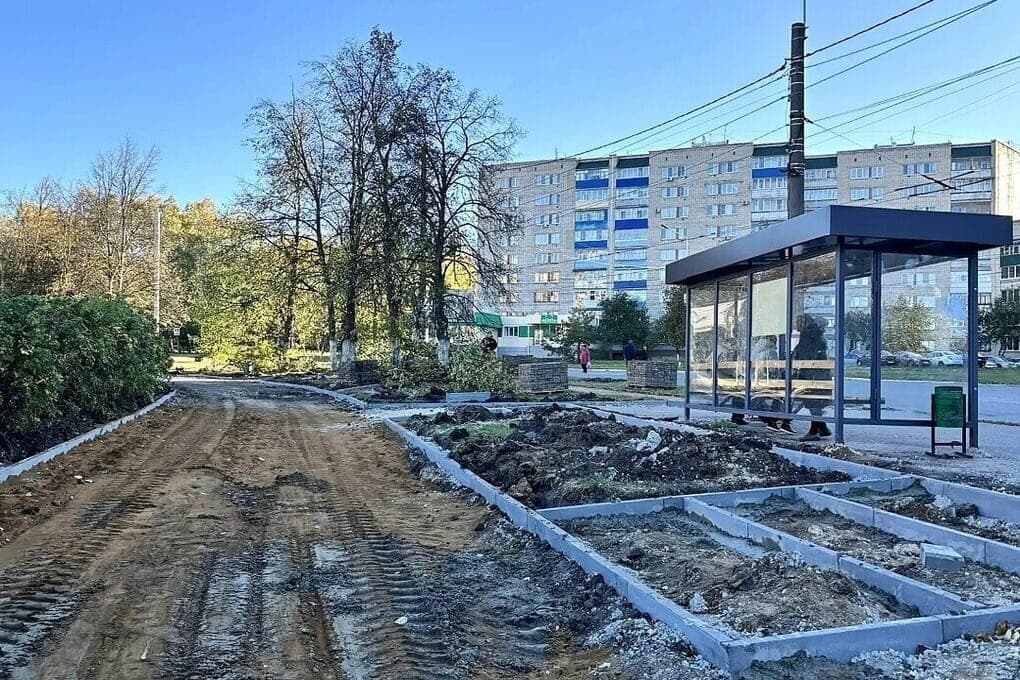 Street. Engels in Saransk prepare the pavement for laying new asphalt