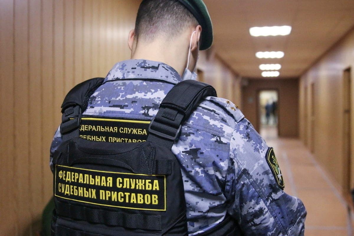 Задолжавший миллион россиянин выдал свое местоположение благодаря любви к выпивке