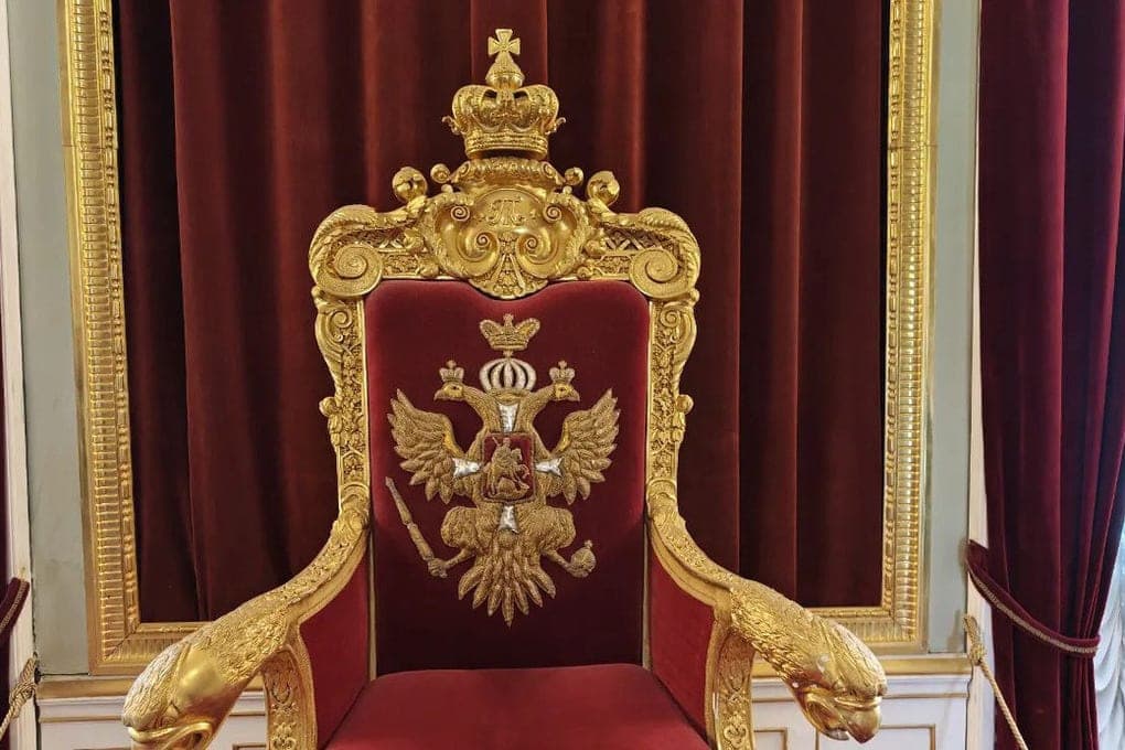 In Veliky Novgorod put up for sale the imperial watch with 19 rubies