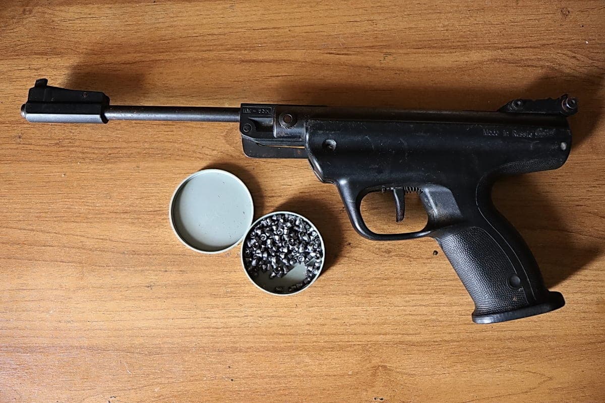 Drunk 19-year-old hooligan opened fire with a gun in the Russian city