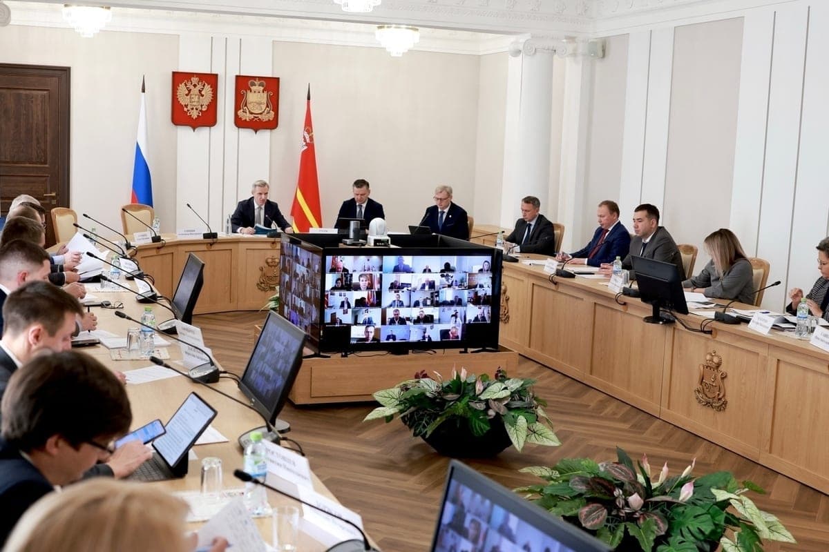 В Правительстве Смоленской области обсудили начало отпительного сезона