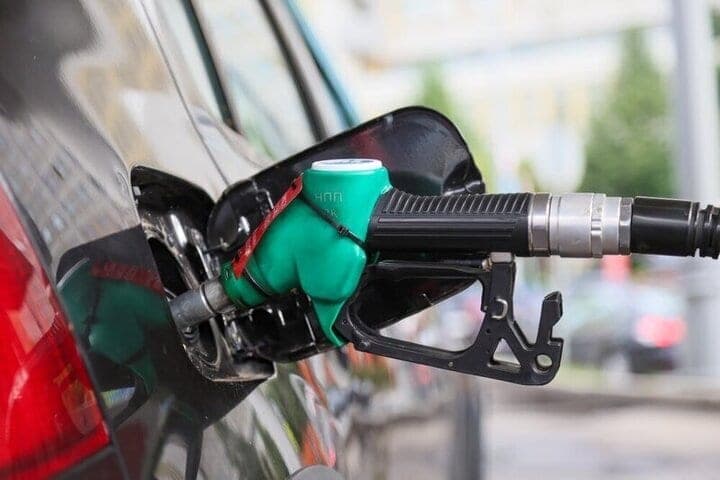 Цены на нефть начали расти после нападения хуситов на нефтебазу