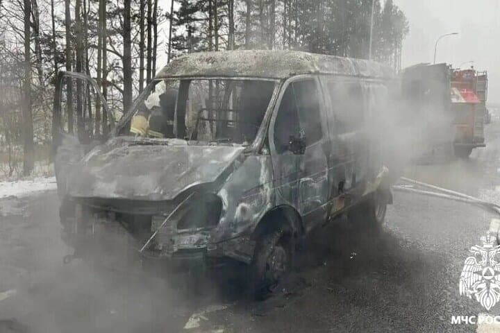 On one of the roads of the Kemerovo region there was an incident with a fire of a vehicle