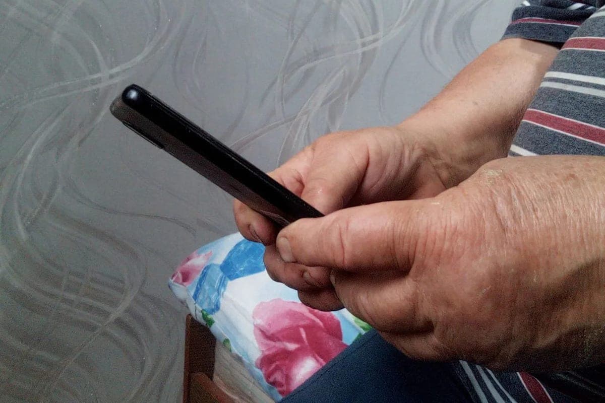 В Калининграде 59-летний пассажир маршрутки присвоил себе телефон за 100 тысяч рублей