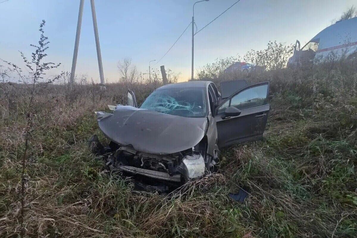 Рязанские инспекторы ДПС оказали первую помощь пострадавшему в ДТП