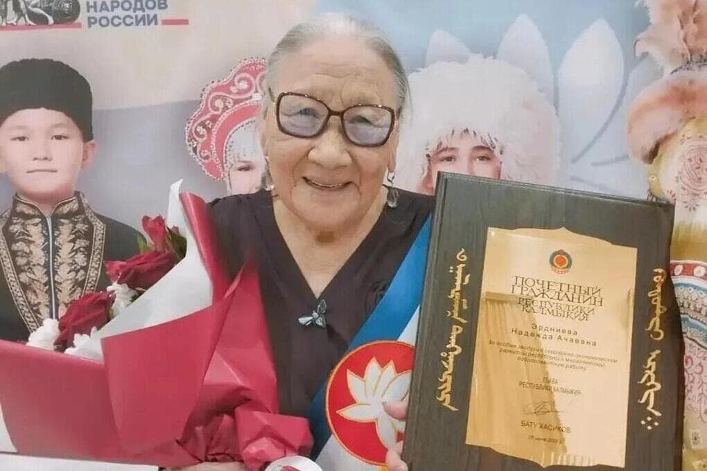 Resident of Kalmykia congratulated on the 90th anniversary