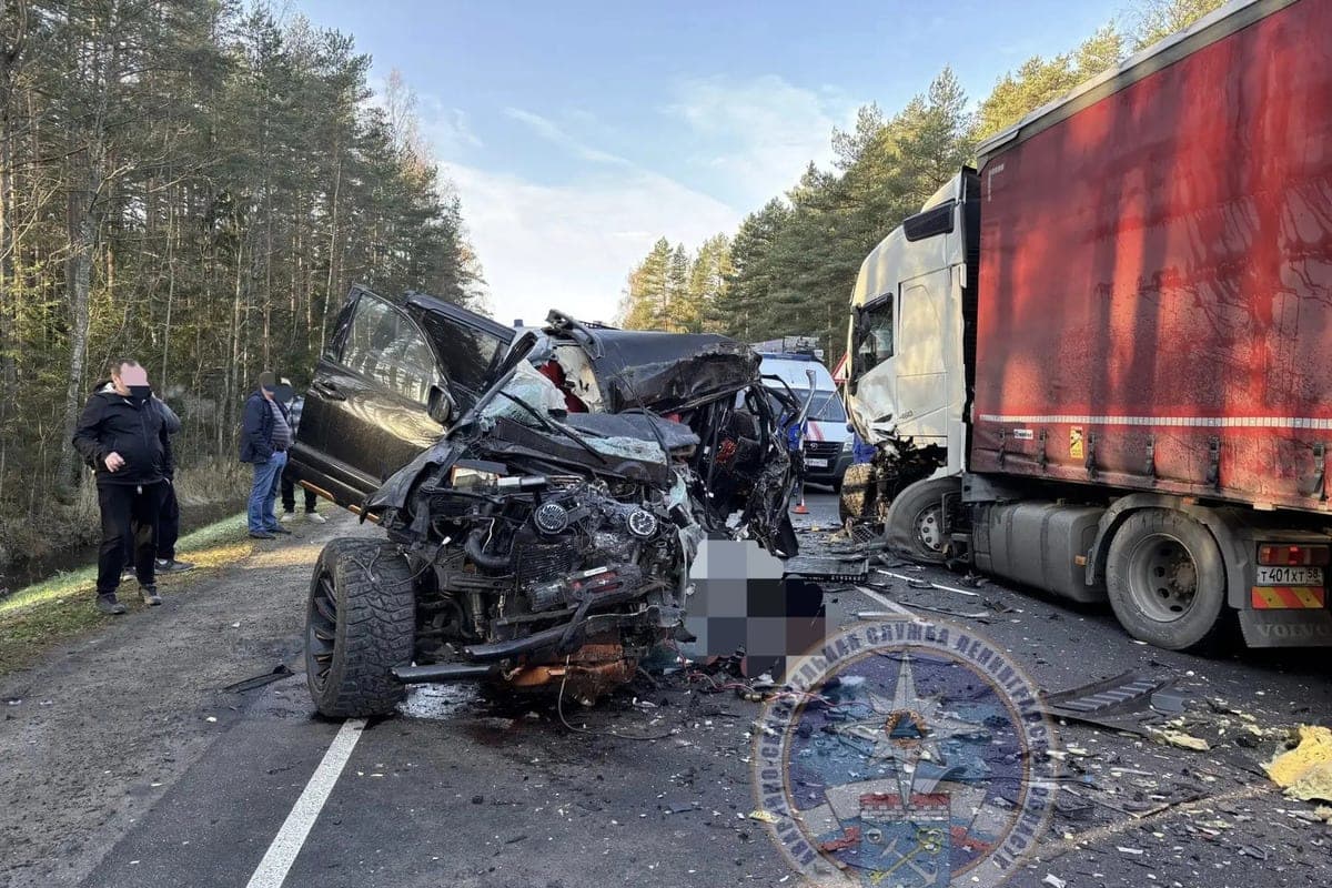 Employees of the rescue service eliminated the consequences of an accident on the Murmansk highway