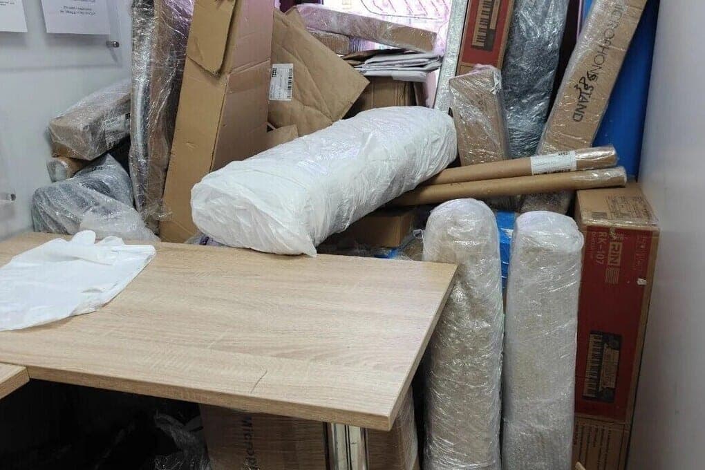 In St. Petersburg, a couple put garbage in orders for PVZ and “flyed” 650 thousand