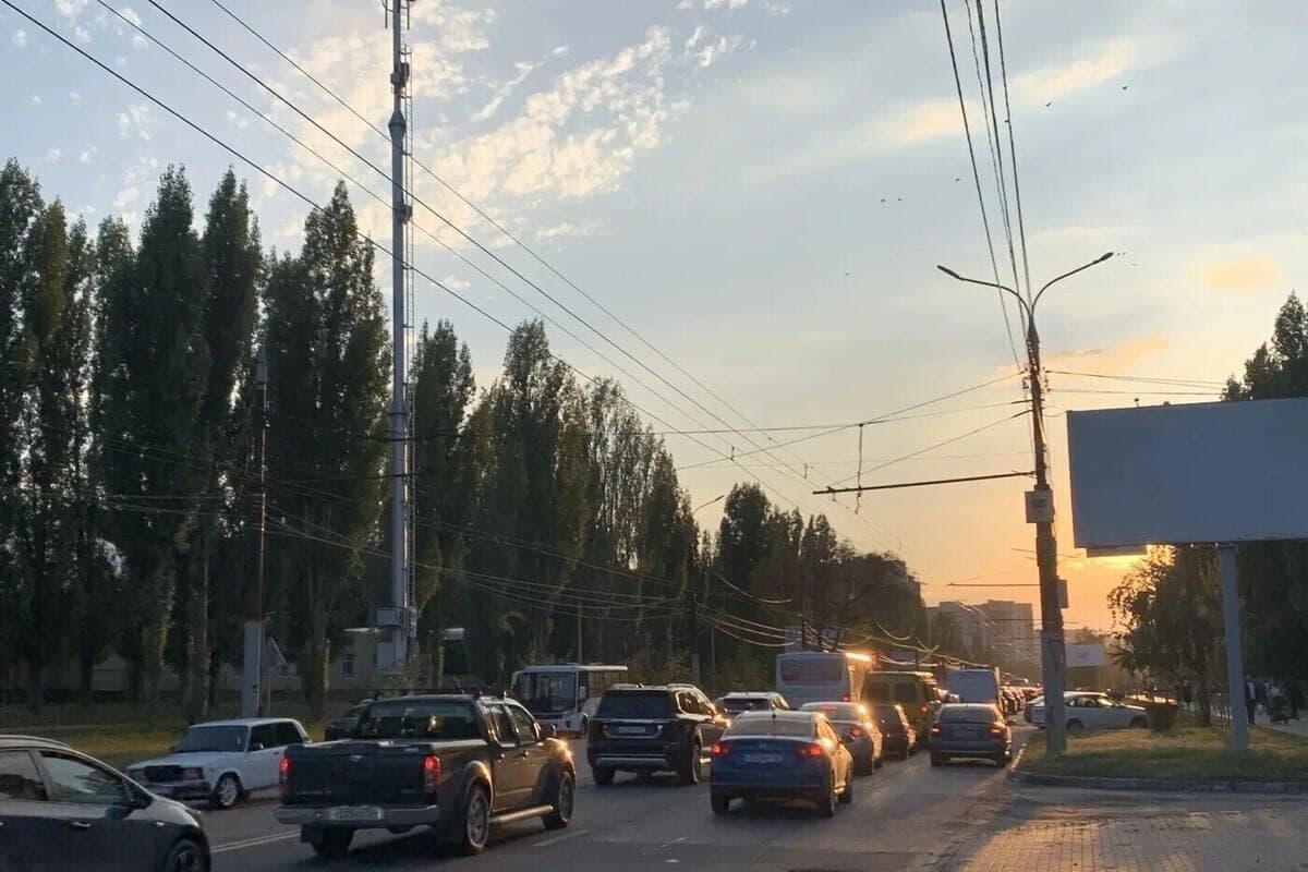 In the evening on the highway M-4 "Don" near Voronezh formed ten-kilometer traffic jam
