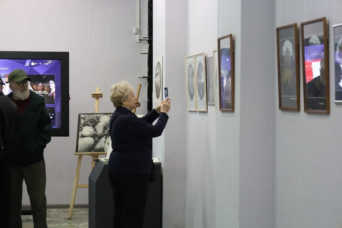 After a 30-year break, Nikolai Zakharchuk showed his photos in Novomoskovsk