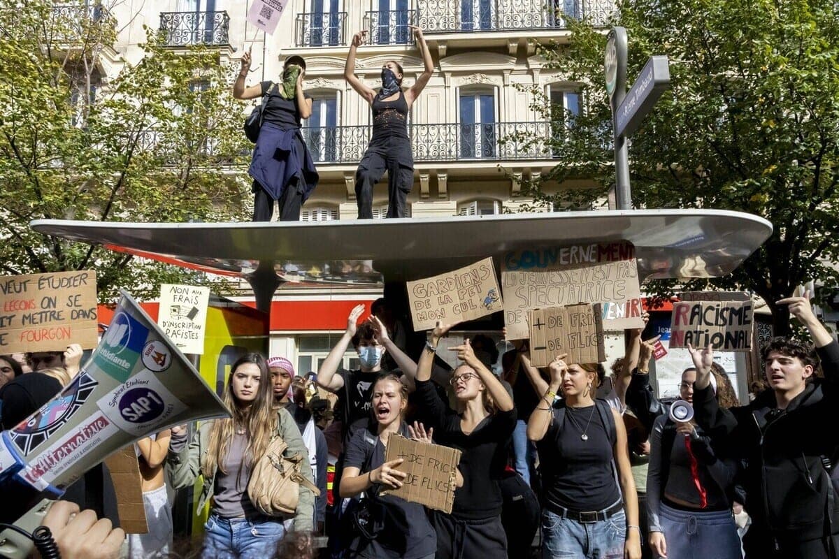 The Russians revealed the underside of school protests in France: “Faces like prisons”