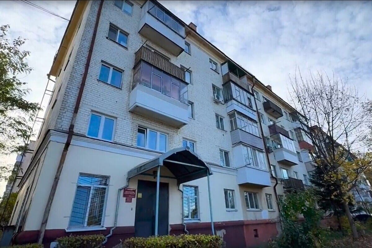 В Орле повреждённое остекление в домах после ракетного удара восстановят до конца недели