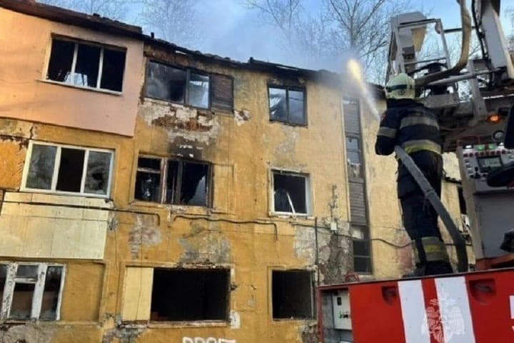 Расселённый дом на улице Фибролитовой сгорел в Нижнем Новгороде