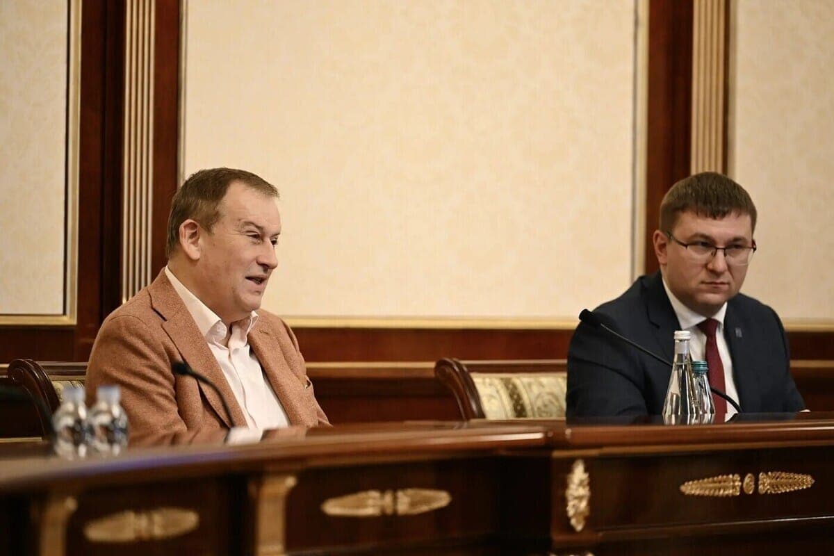 Дрозденко поставил Ленобласти задачу ежегодно повышать реальные зарплаты на 2,9%