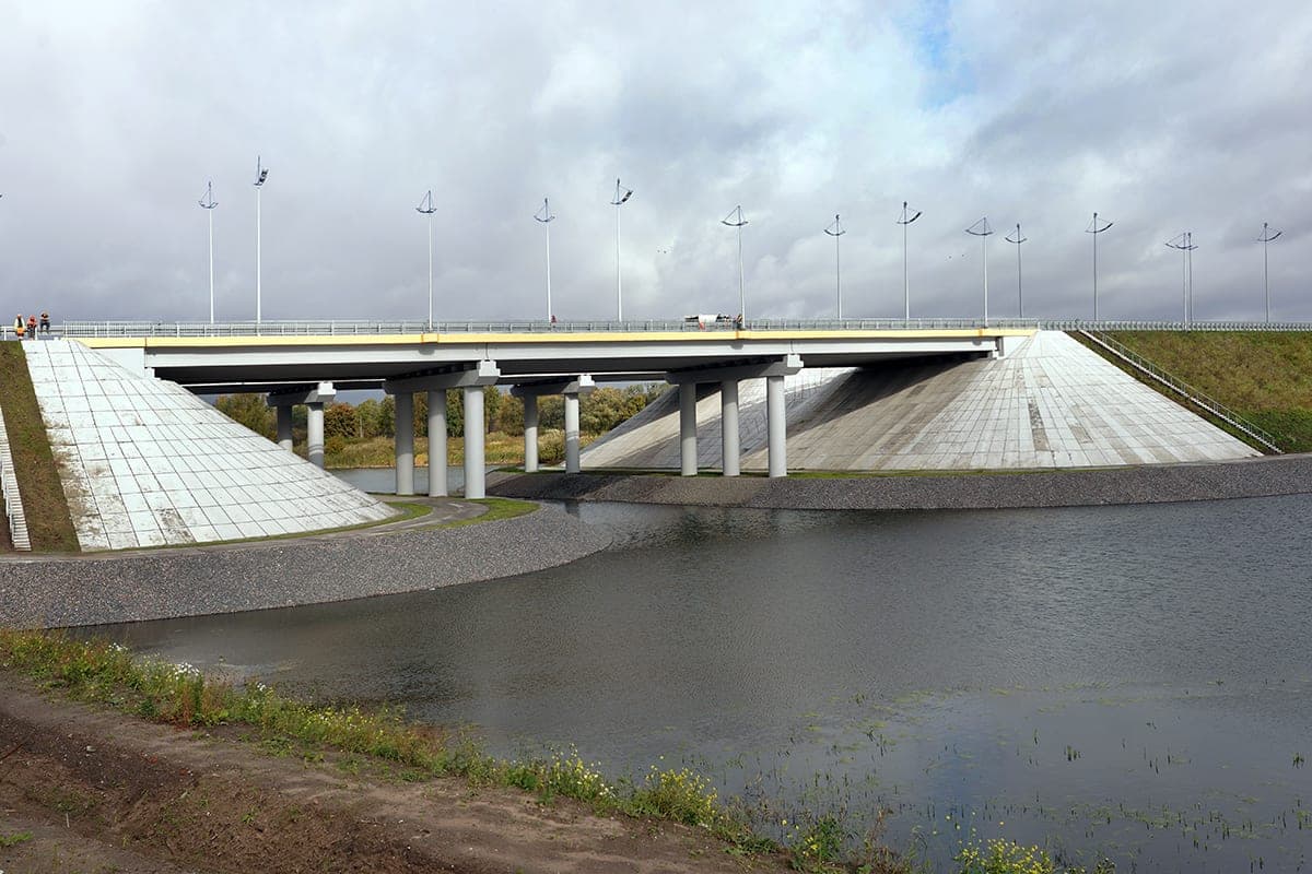 The northern bypass was expanded to six lanes on the 1.57 km section